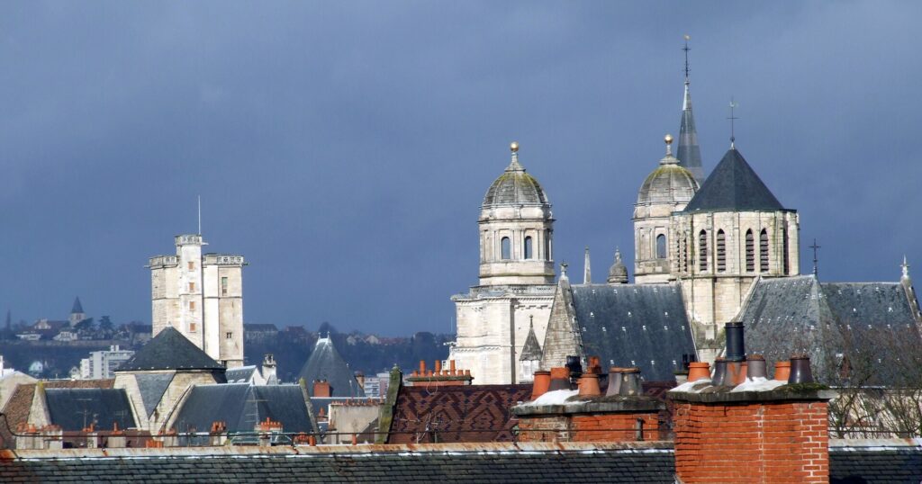 Panorama sur les toits du centre historique de Dijon