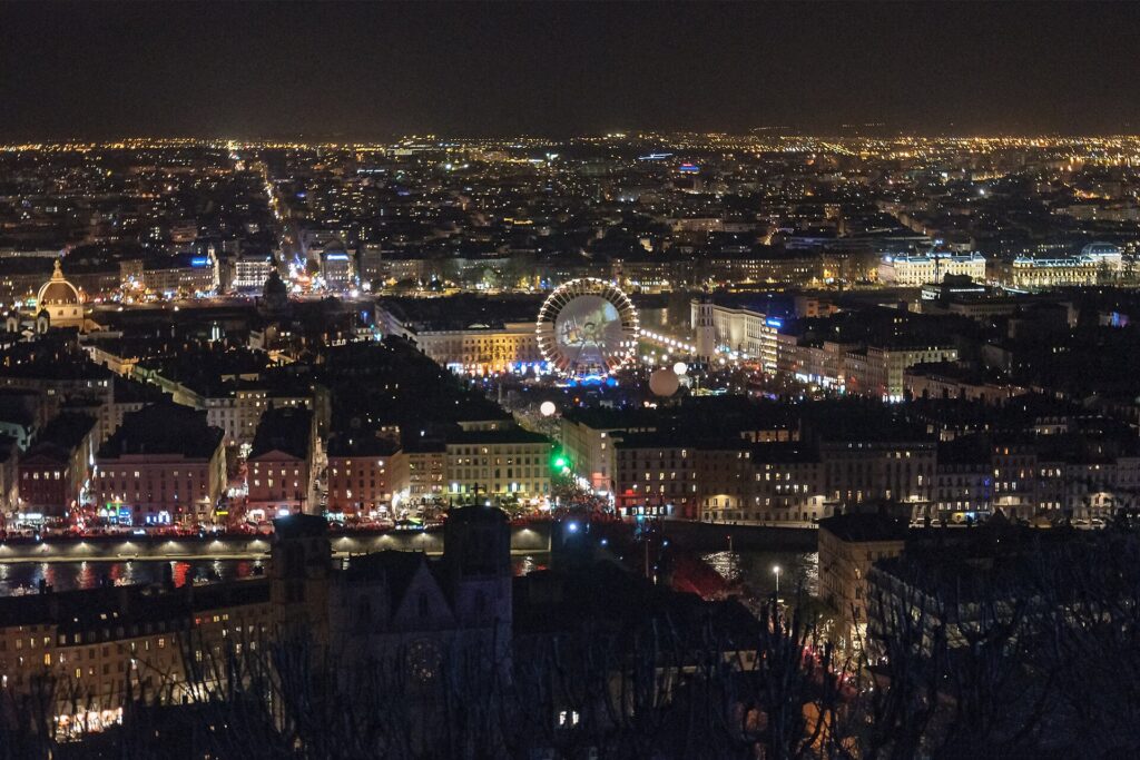 Lyon illuminée pendant la fête des Lumières, vue sur la Presqu’île