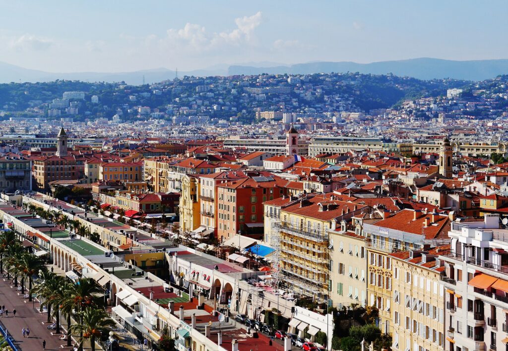 Panorama sur les toits de Nice et le quai des États-Unis