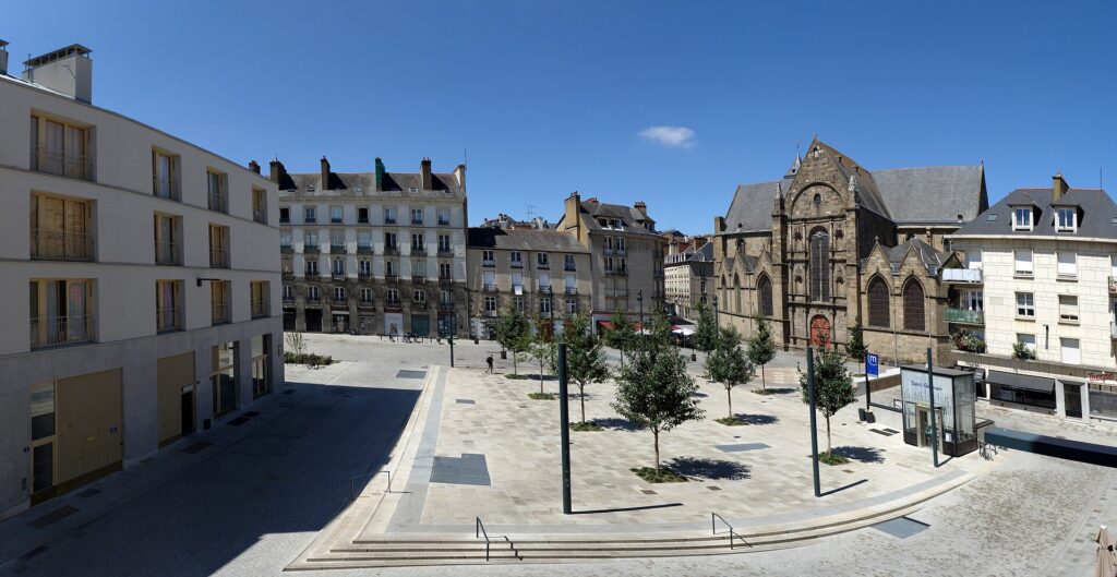 La place Saint-Germain et ses maisons à pans de bois à Rennes